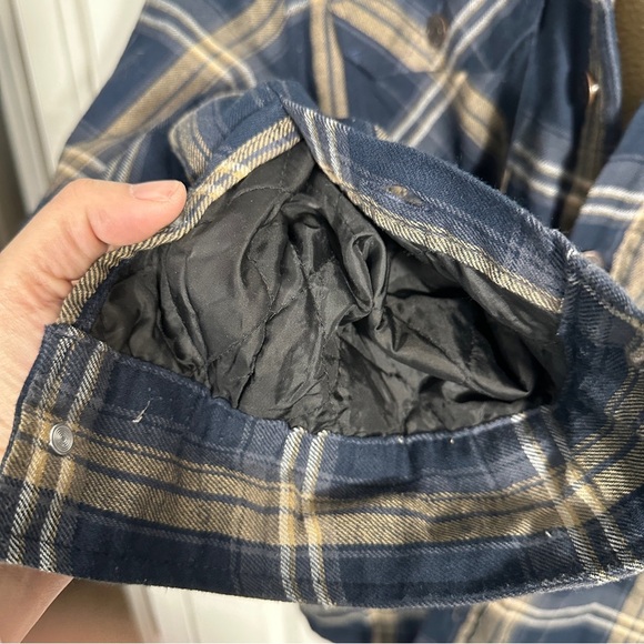 Wrangler sherpa lined flannel shacket/jacket, size small, layer warm - Picture 10 of 12